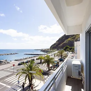 home2book-sea-front-las-teresitas-beach-3.in-canary-islands.com/
